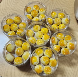 Golf ball pineapple tarts 