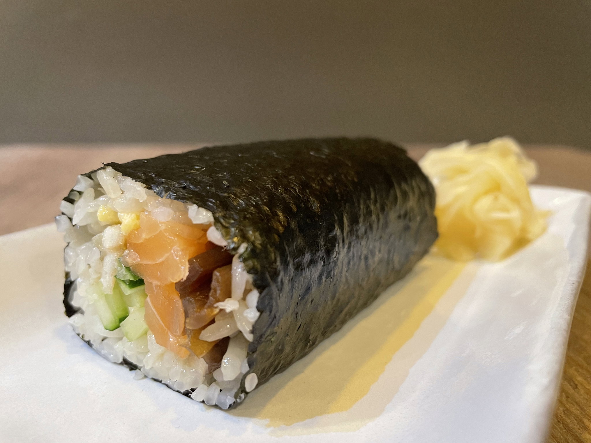 太巻きハーフサイズ　Half size Futomaki Sushi Roll _0