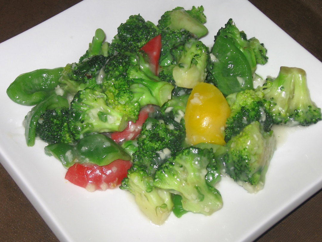 Stir Fried Broccoli with Garlic 蒜茸西兰花