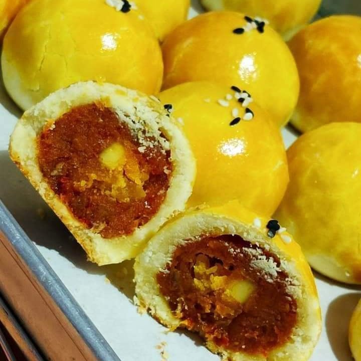 Shanghai Sambal lotus mooncake! Non- vegetarian 