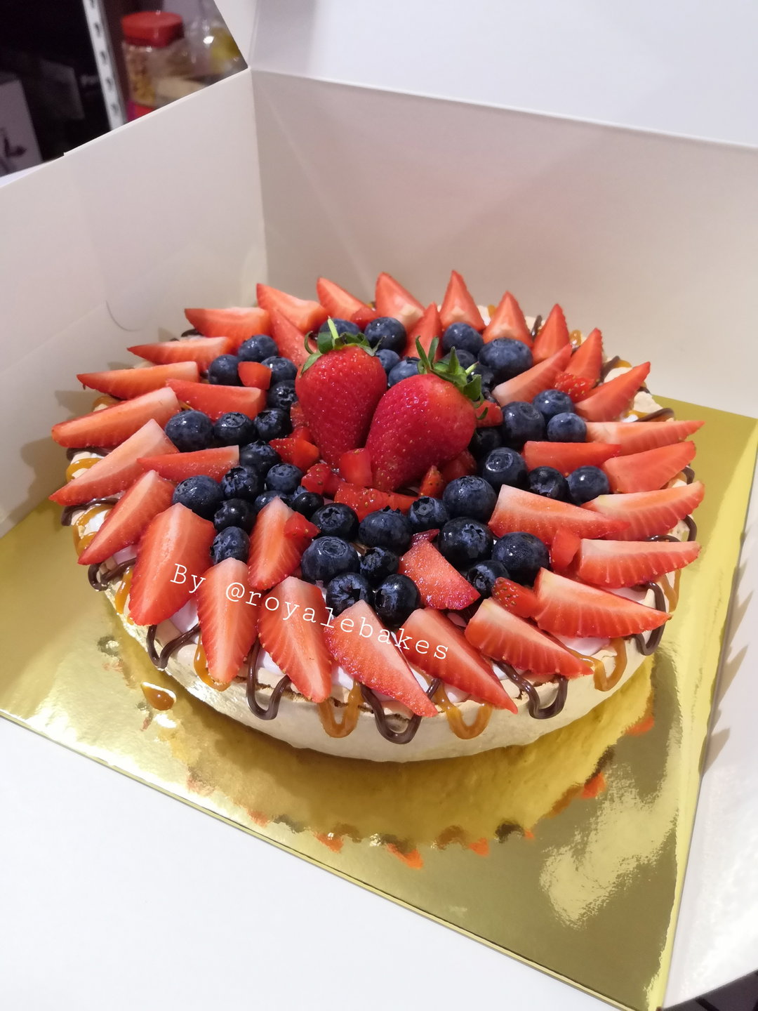 Pavlova Berry's *(Best Seller)