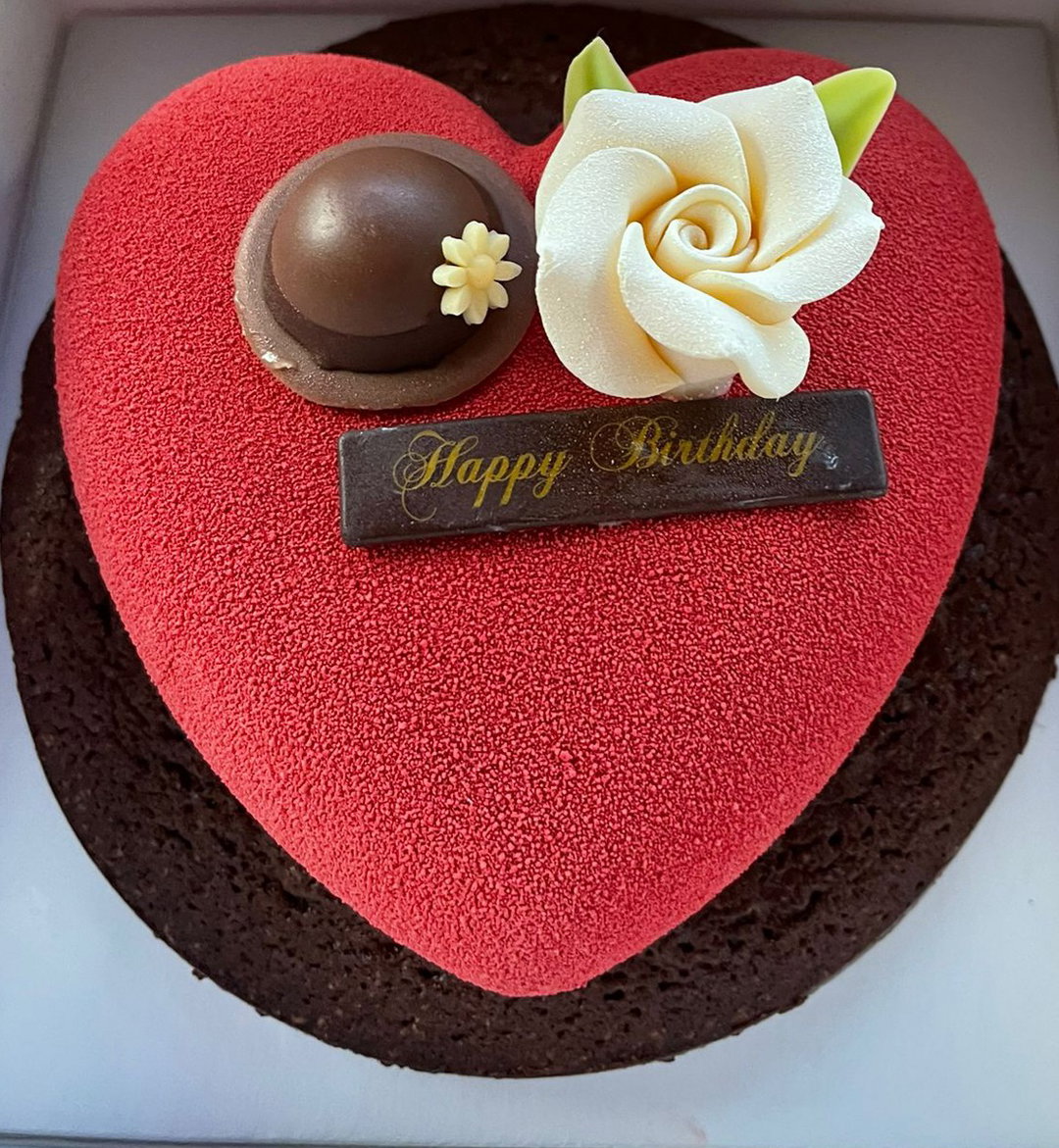 Heart strawberry cheese cake 