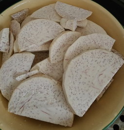 Vegetarian Yam ang ku kueh! 65g each! 12 pcs per box!