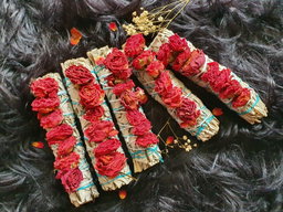 Rosebuds White Sage  (15cm)