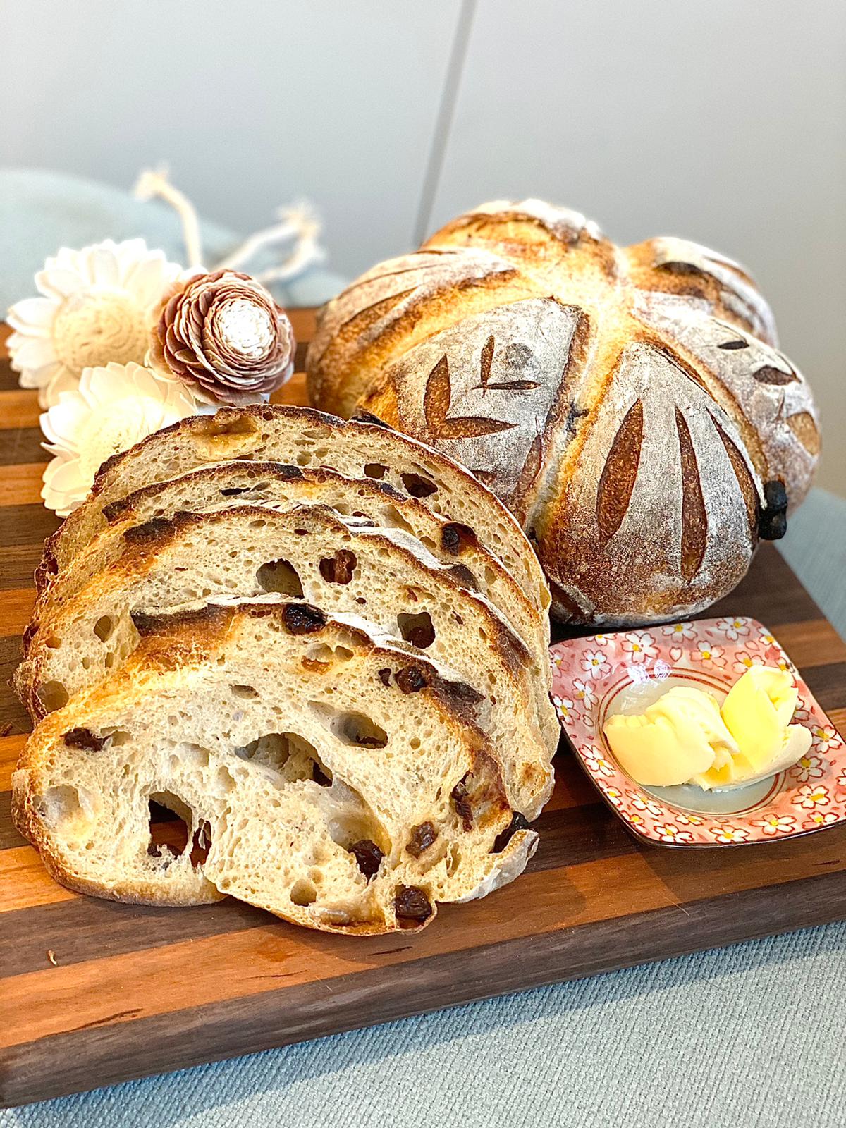 Cinnamon & Raisin Sourdough_0