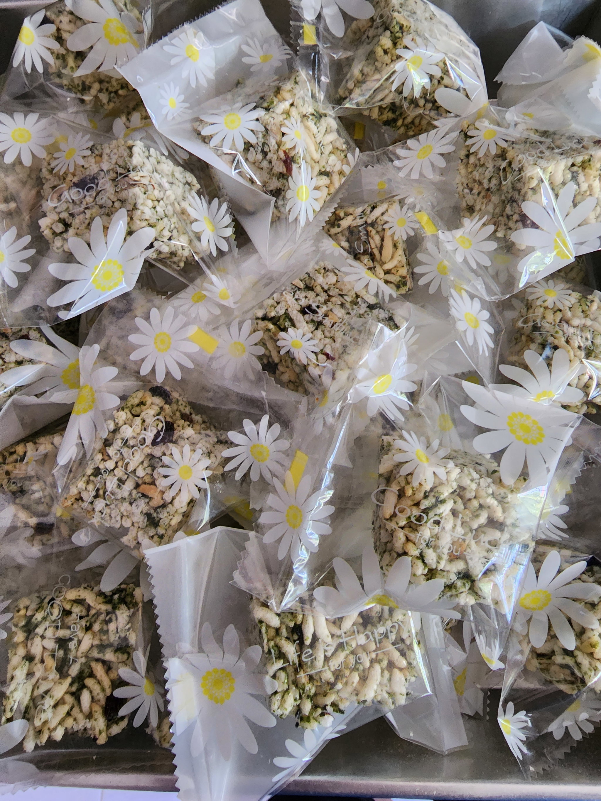 Seaweed rice crackers!_0