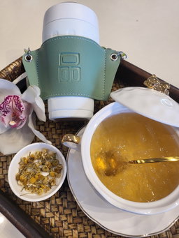 艳 - The Blossom The Chamomile