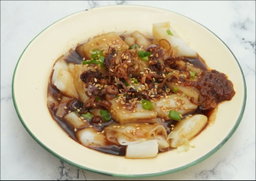 猪肠粉 Chee Cheong Fan w/ Sweet Sauce