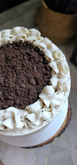 Cookies and Cream (Tall Cake)