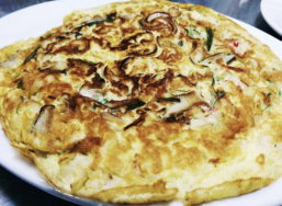 Omelette with onion