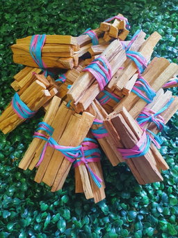 Palo Santo direct from PERU! 1 set of 5pcs 