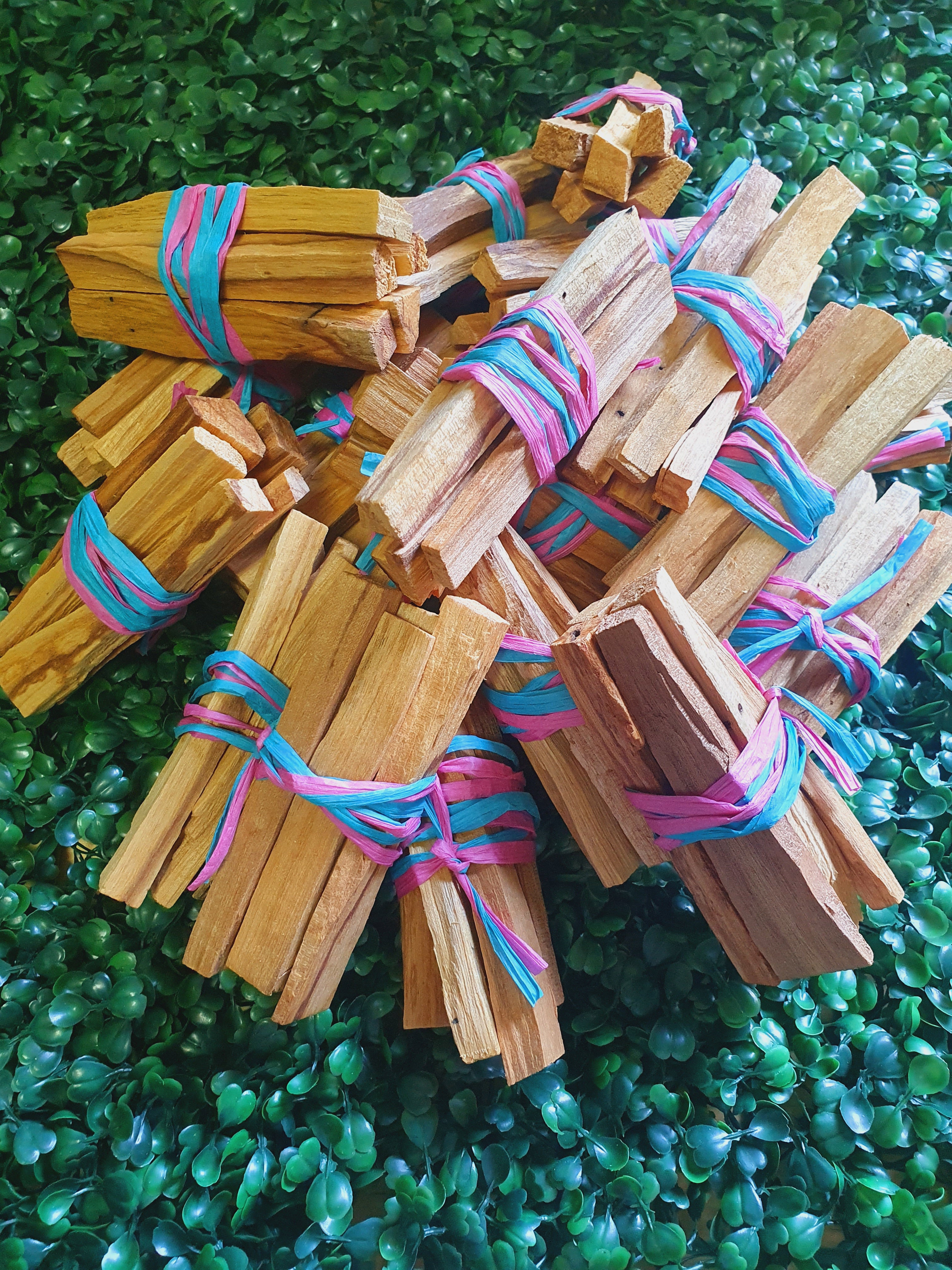 Palo Santo direct from PERU! 1 set of 5pcs 
