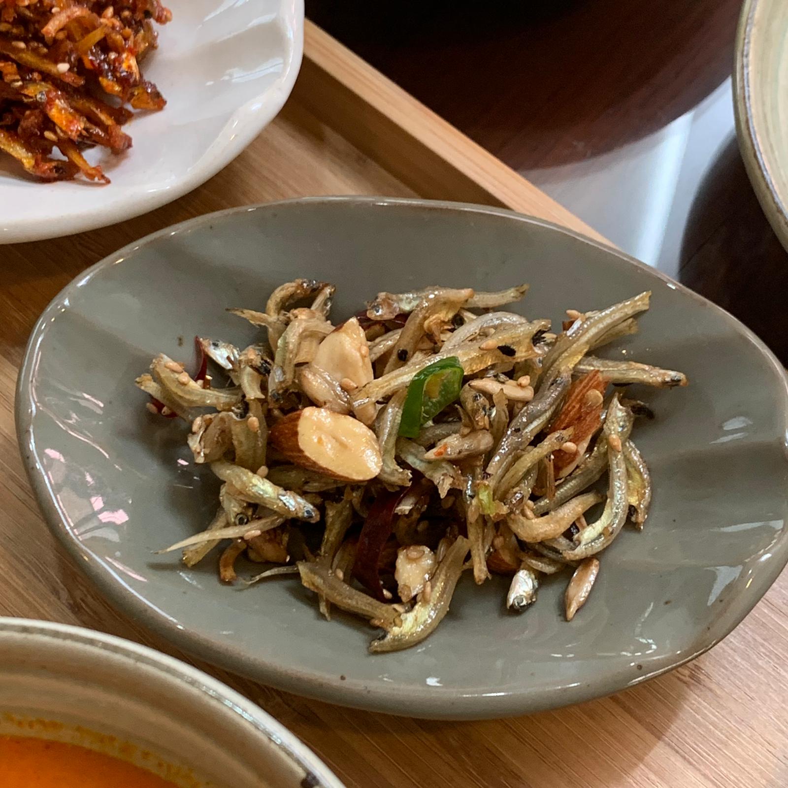 Stir Fried Anchovies (with nuts) 130g 干炒小鱼(坚果) 130克