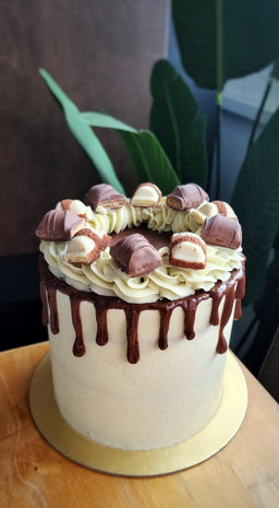 Kinder Bueno Cake